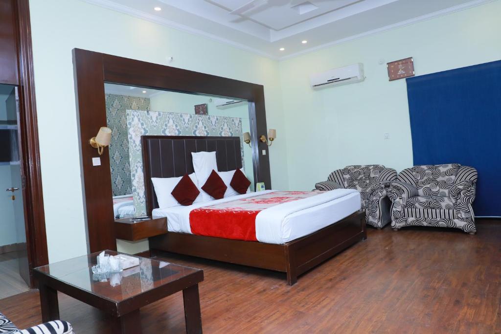 Hotel Royal one Multan - main image